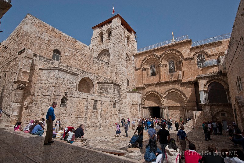 20100410_104632 D3.jpg - Church of the Holy Sepulchre is built around the site of what is believed to be Christ's crucifixion, burial and resurrection.  It is the most important Christian Church